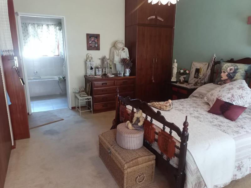4 Bedroom Property for Sale in Gansbaai Central Western Cape